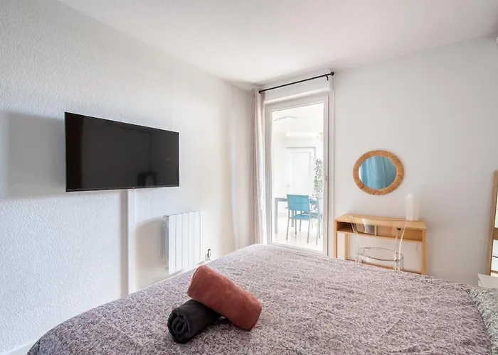 Golf & Ponant Grand 70m2 Wifi, Clim Box Velos, Terrasse, Calme